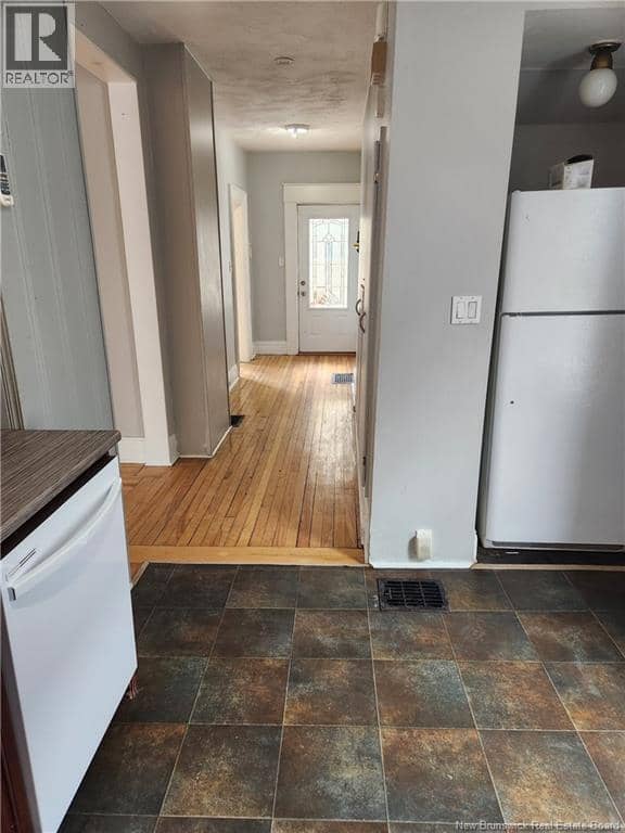 261-263 Lutz Street — photo 8 of 40