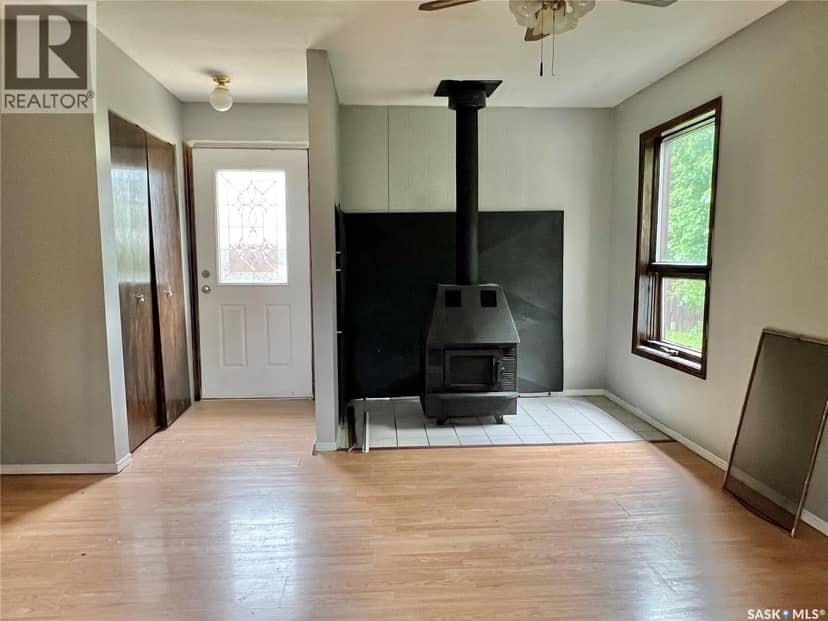 211 2nd AVENUE S — photo 15 of 29