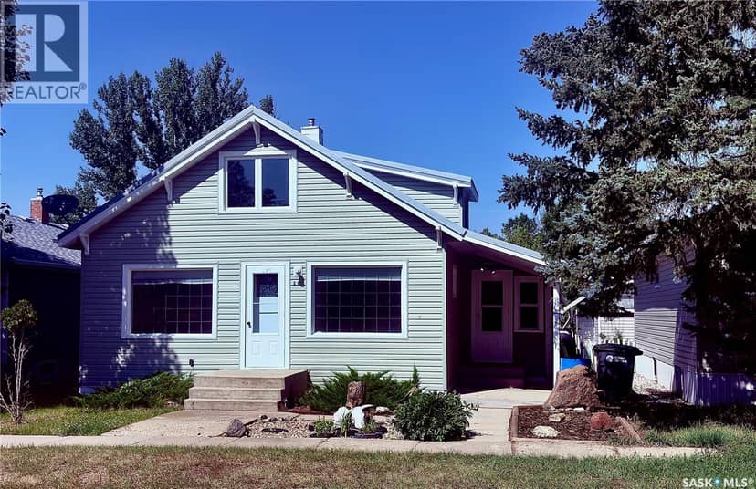 217 7th AVENUE E, Assiniboia