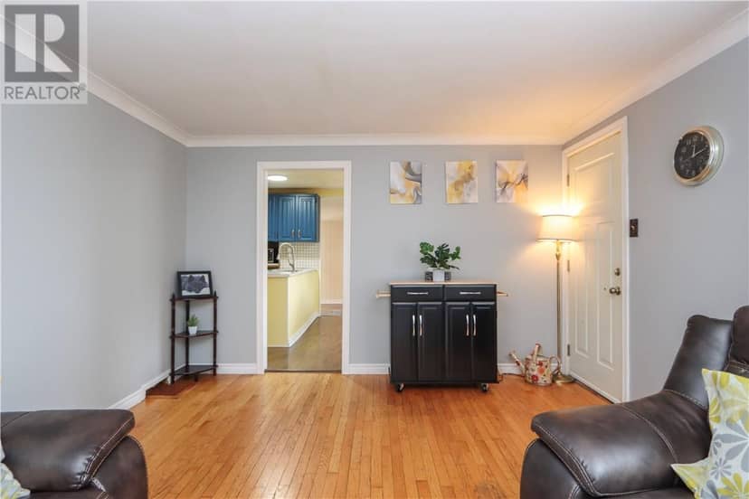 12 Oakwood Avenue — photo 13 of 40