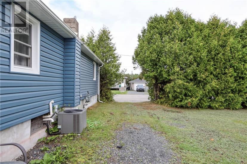 12 Oakwood Avenue — photo 33 of 40