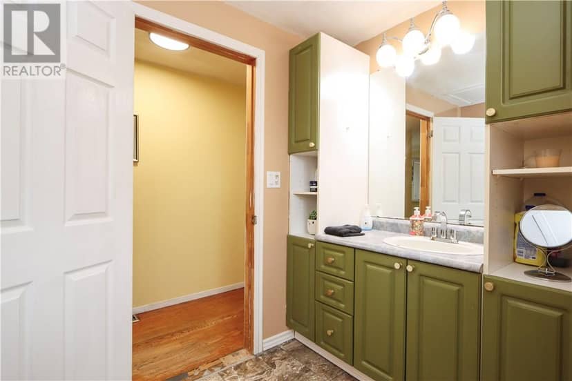 12 Oakwood Avenue — photo 16 of 40