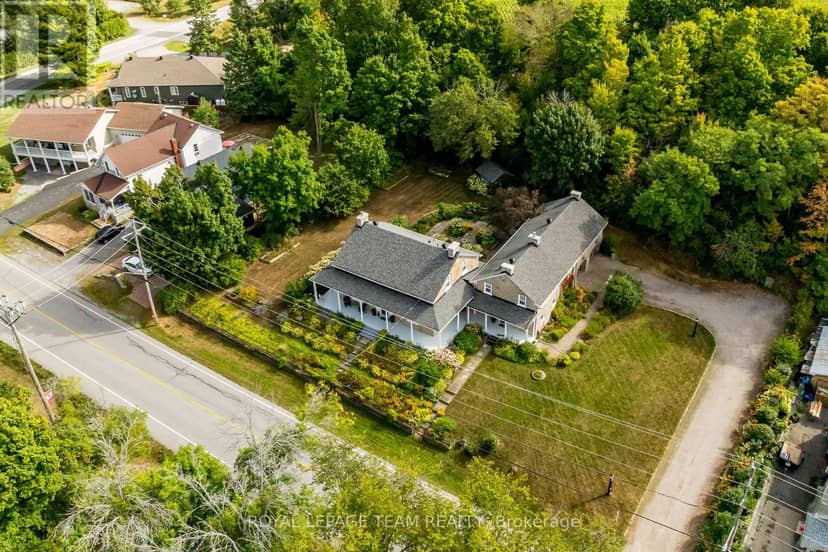 492 River Road, Mississippi Mills, photo 2