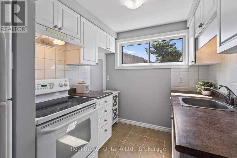 29 - 35 Breckenridge Drive — photo 12 of 29