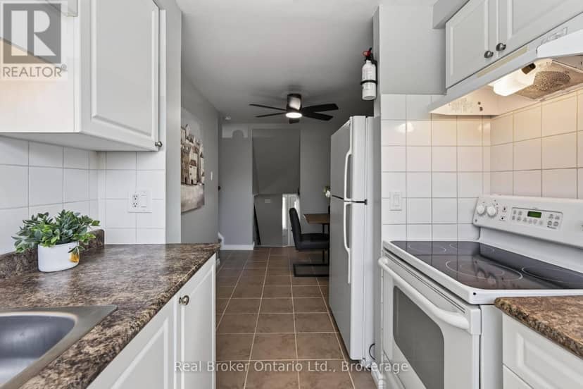 29 - 35 Breckenridge Drive — photo 14 of 29