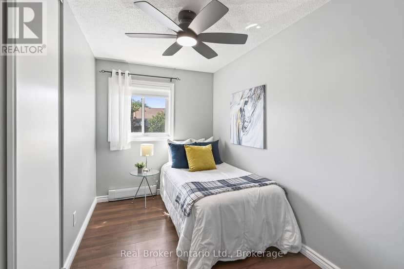 29 - 35 Breckenridge Drive — photo 16 of 29