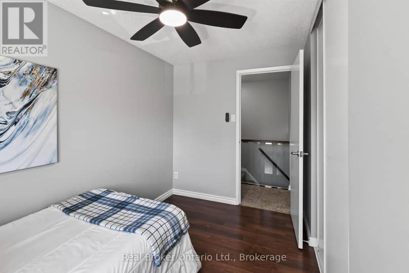 29 - 35 Breckenridge Drive — photo 17 of 29