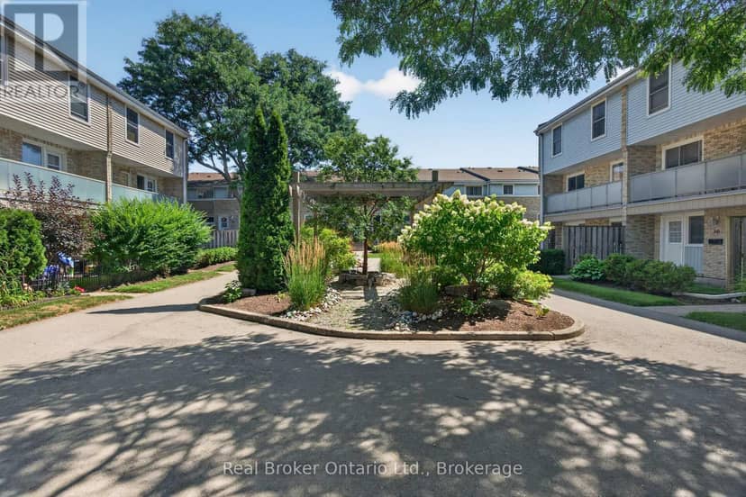 29 - 35 Breckenridge Drive — photo 25 of 29