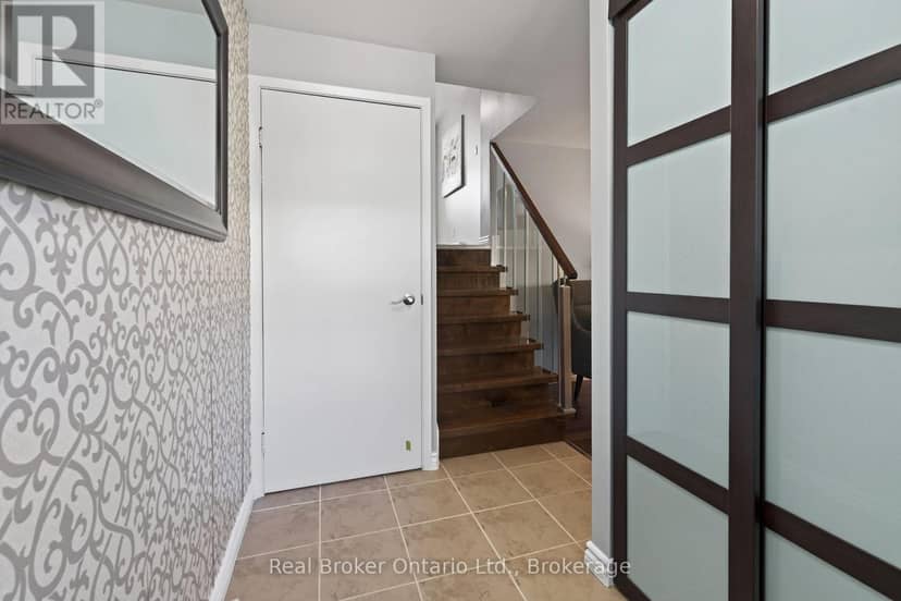 29 - 35 Breckenridge Drive — photo 6 of 29