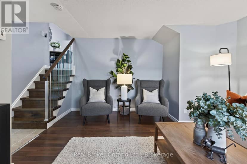29 - 35 Breckenridge Drive — photo 9 of 29