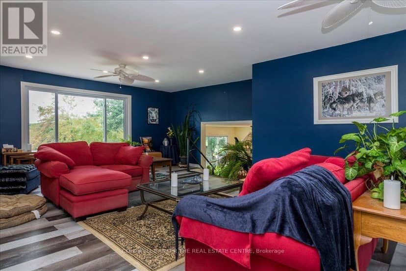 2593 Lawrence Avenue — photo 12 of 39