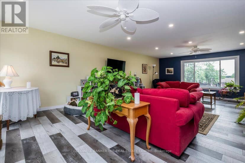 2593 Lawrence Avenue — photo 13 of 39