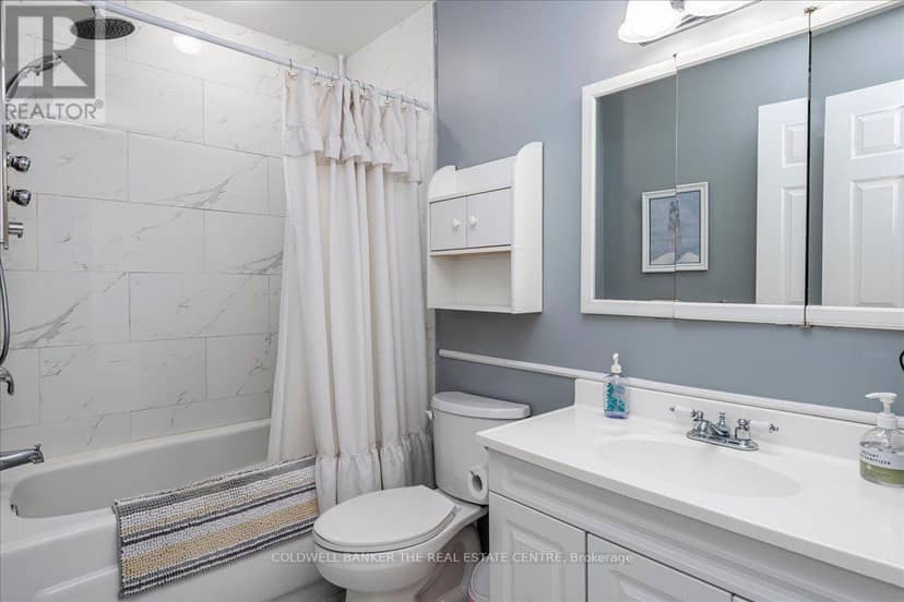 2593 Lawrence Avenue — photo 20 of 39