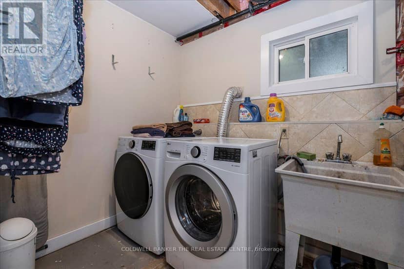 2593 Lawrence Avenue — photo 26 of 39