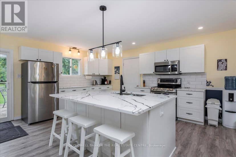 2593 Lawrence Avenue, Innisfil, photo 5