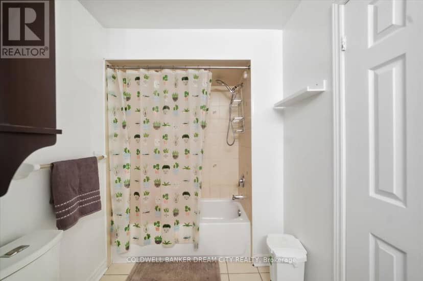 9738 McLaughlin Road — photo 11 of 21