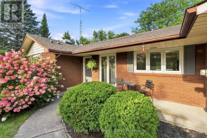 2407 Ashbridge Road — photo 14 of 40