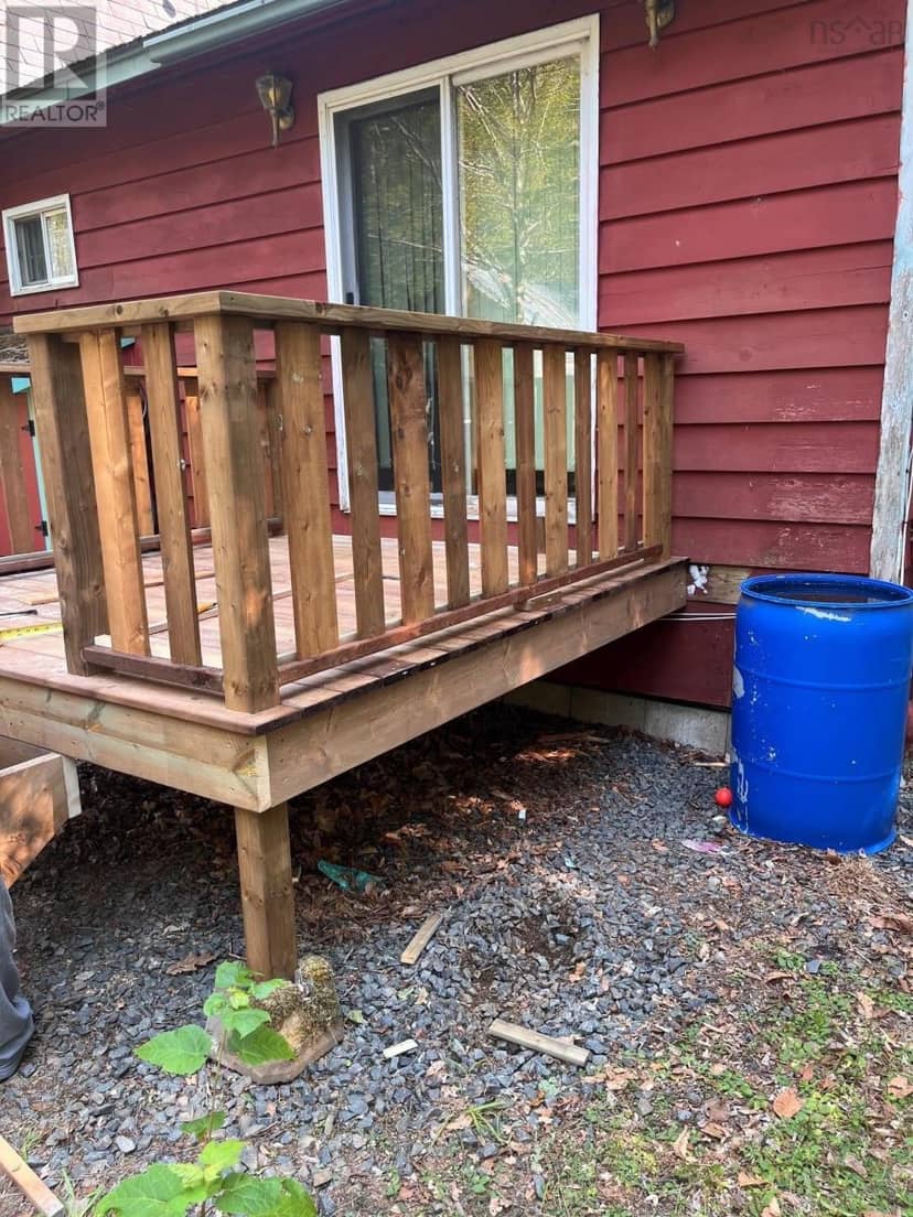507 Turner Point Drive — photo 12 of 17