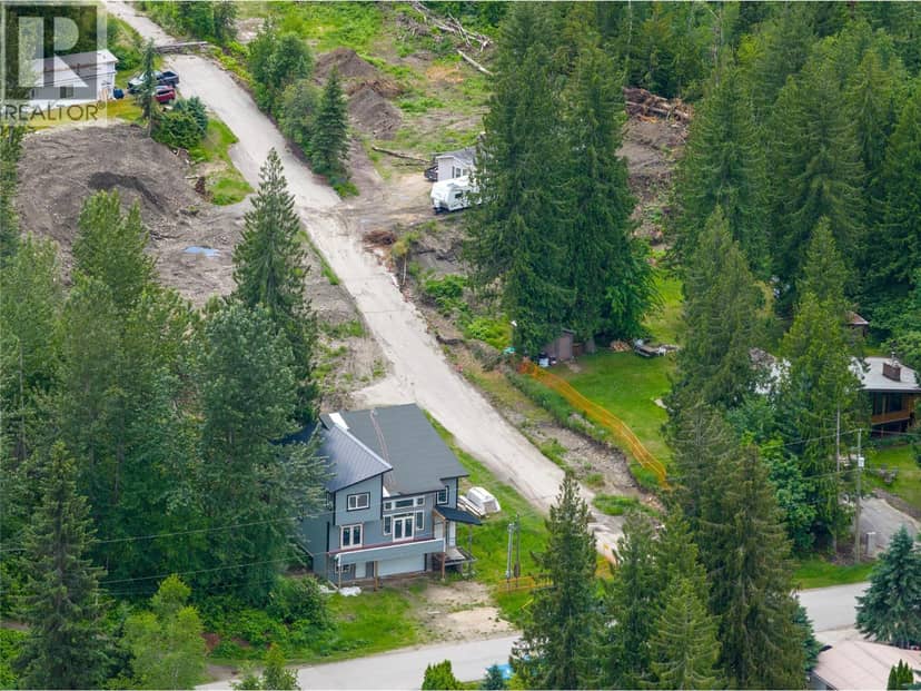 1695 Arrow Drive, Revelstoke