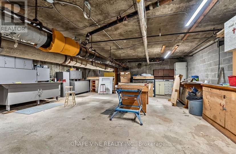 504 - 2951 Riverside Drive — photo 30 of 31