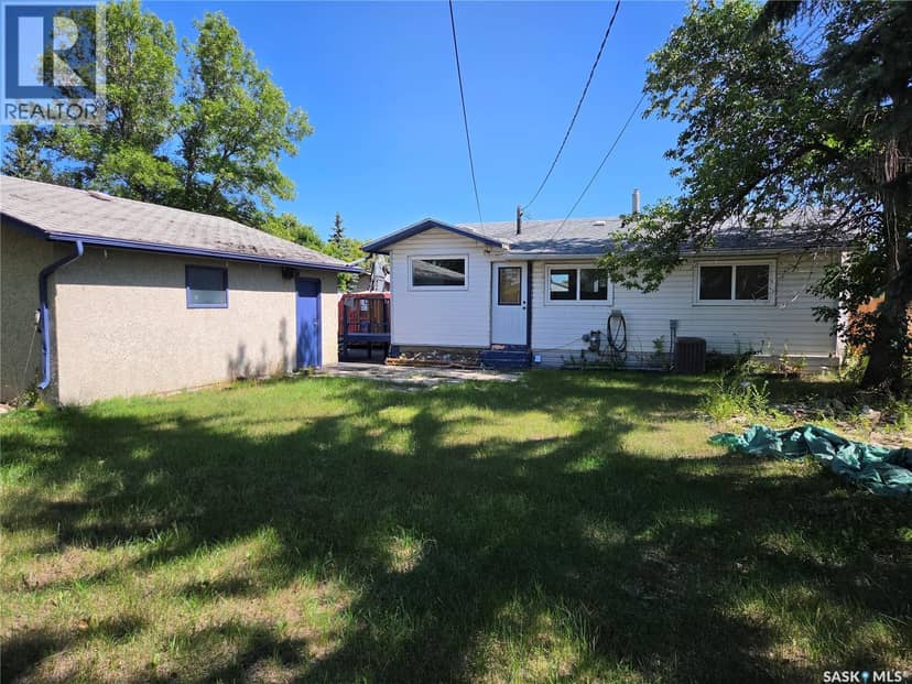365 3rd Ave CRESCENT, Battleford, photo 2