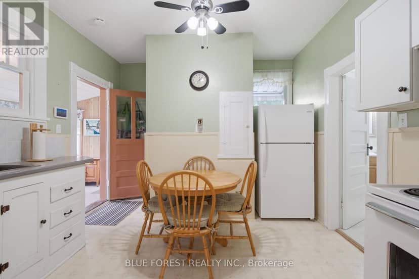 31 Barker Street — photo 11 of 33