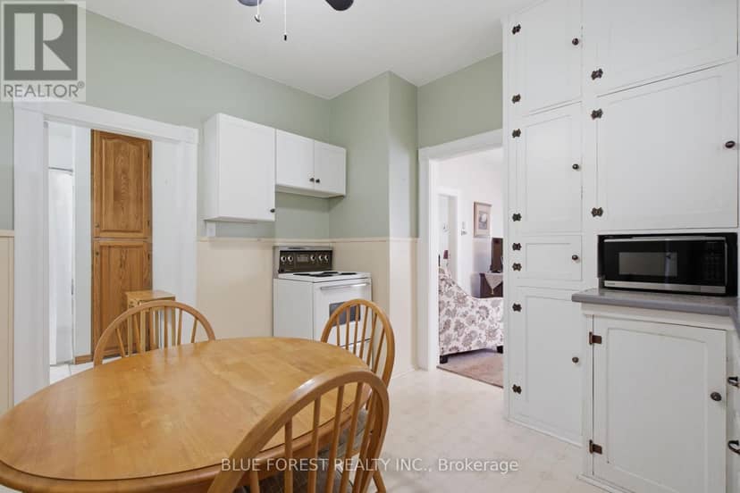 31 Barker Street — photo 16 of 33
