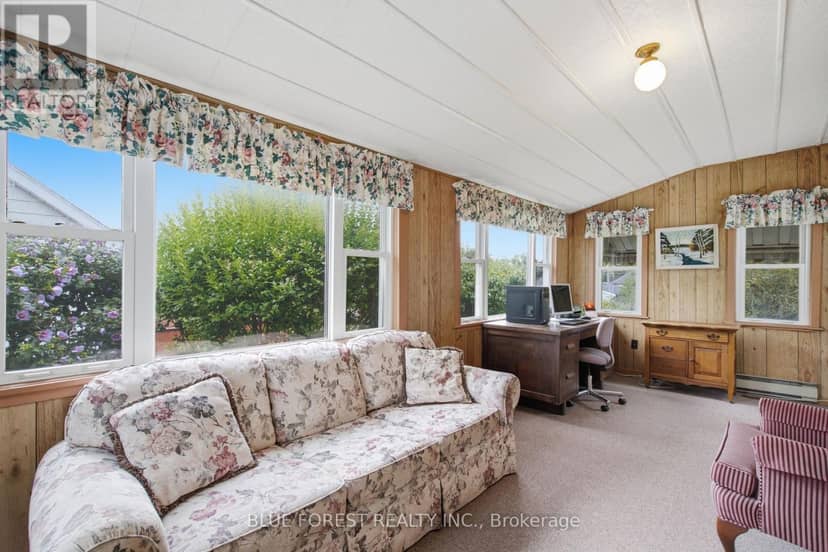 31 Barker Street — photo 17 of 33