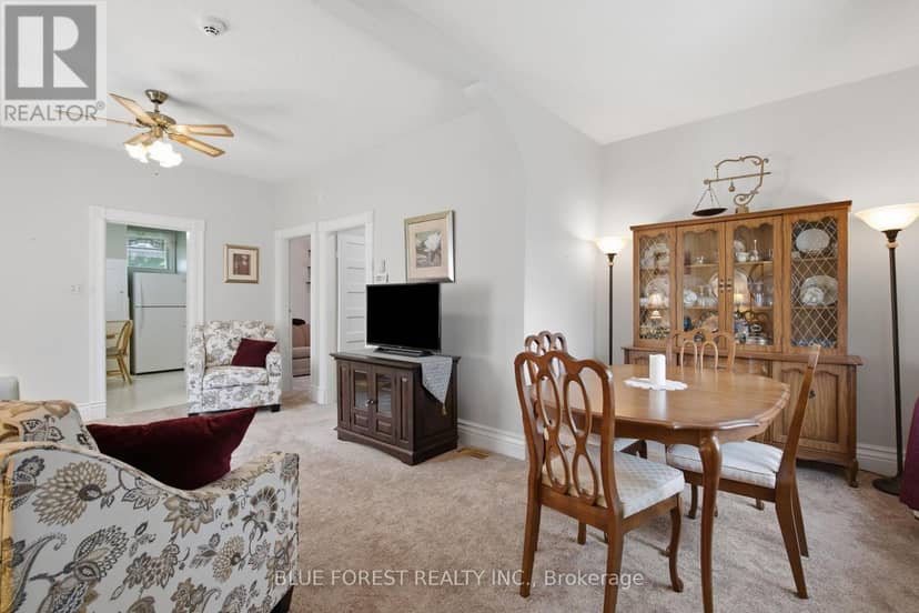 31 Barker Street — photo 4 of 33