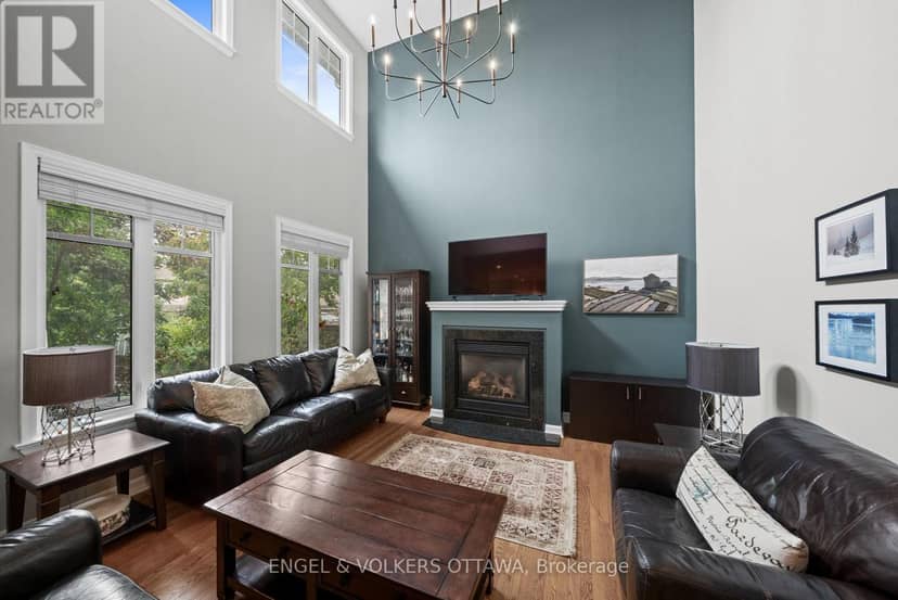564 Erinwoods Circle — photo 15 of 40