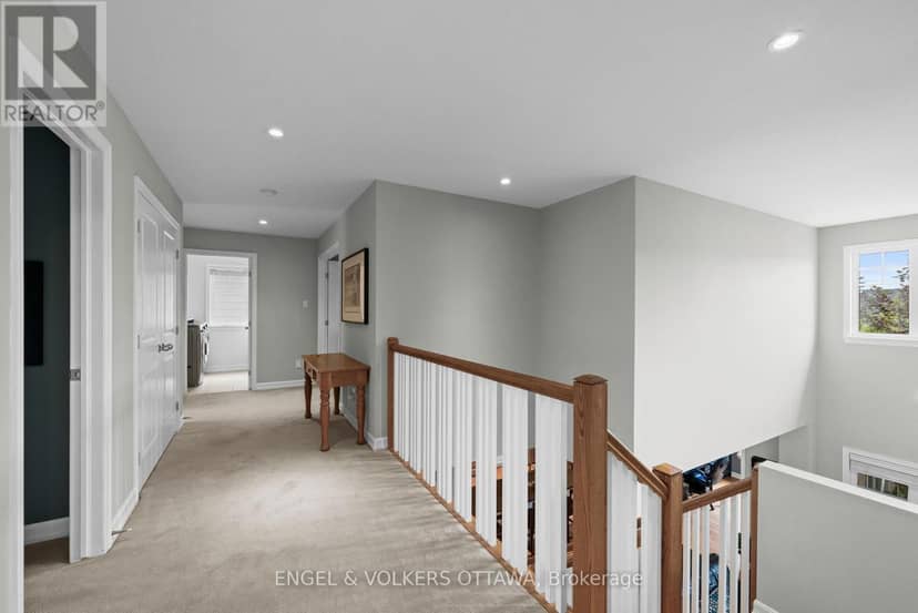 564 Erinwoods Circle — photo 19 of 40