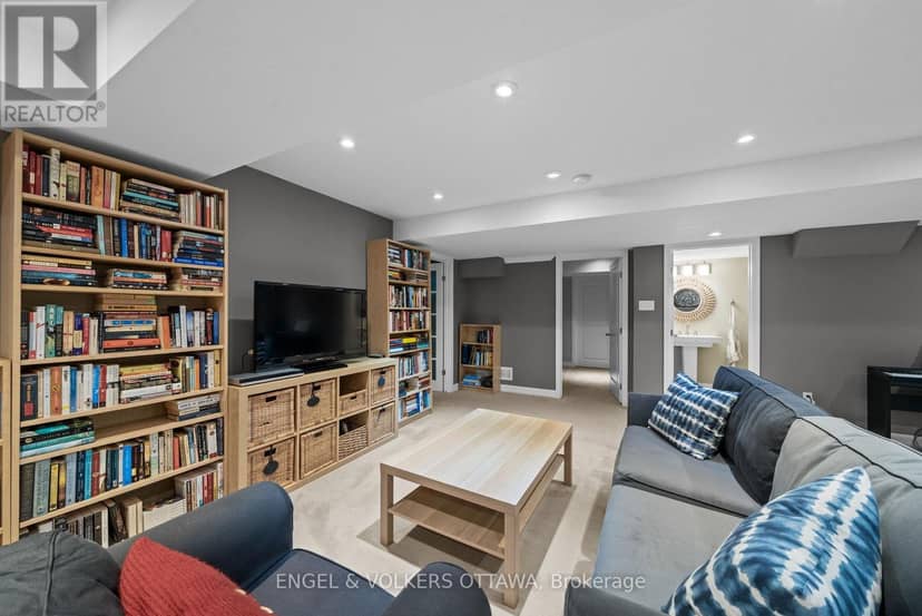 564 Erinwoods Circle — photo 31 of 40