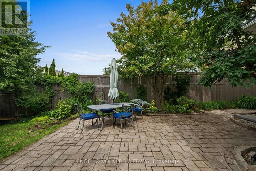 564 Erinwoods Circle — photo 36 of 40