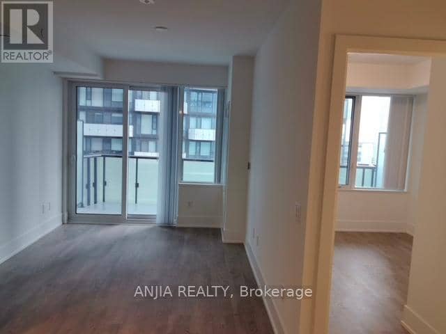 1011 - 480 Front Street W — photo 13 of 33