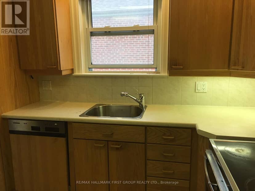 482 Warden Avenue — photo 13 of 29