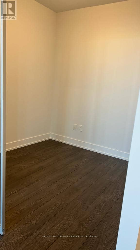 2115 - 2550 Simcoe Street — photo 17 of 21
