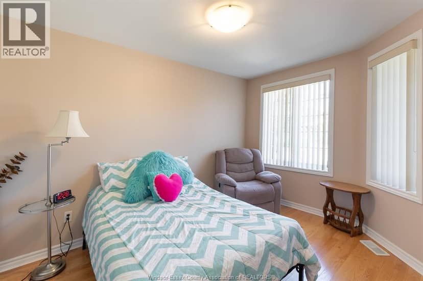 11123 Snowcrest Street — photo 4 of 34