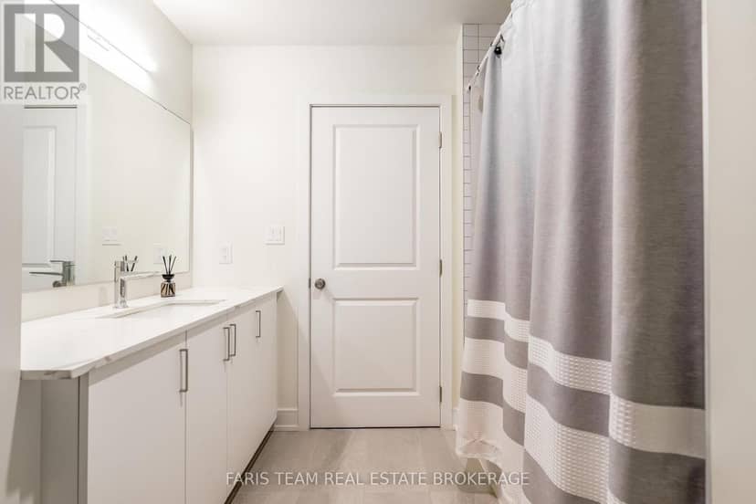 224 - 121 Mary Street — photo 21 of 35