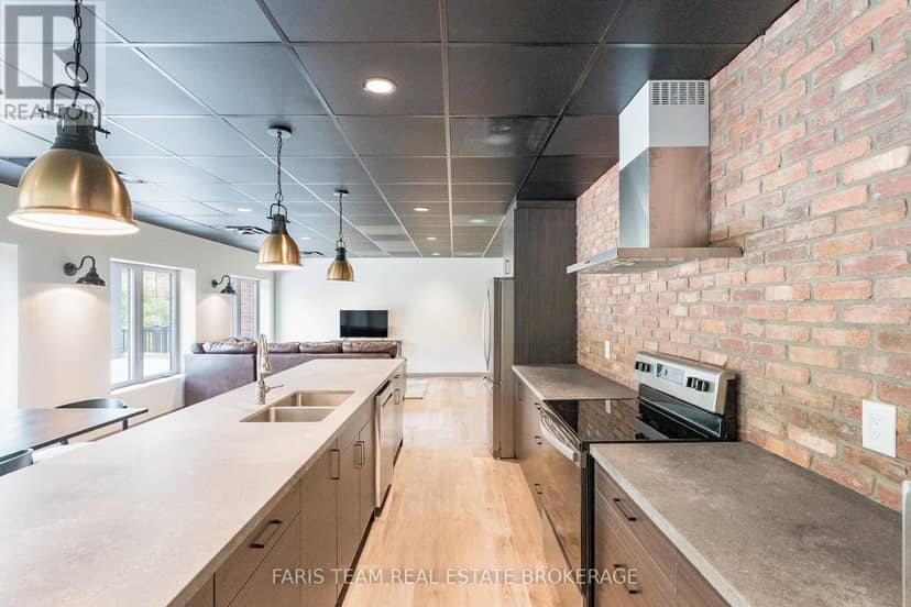 224 - 121 Mary Street — photo 27 of 35