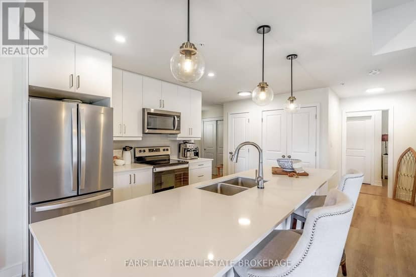 224 - 121 Mary Street — photo 9 of 35