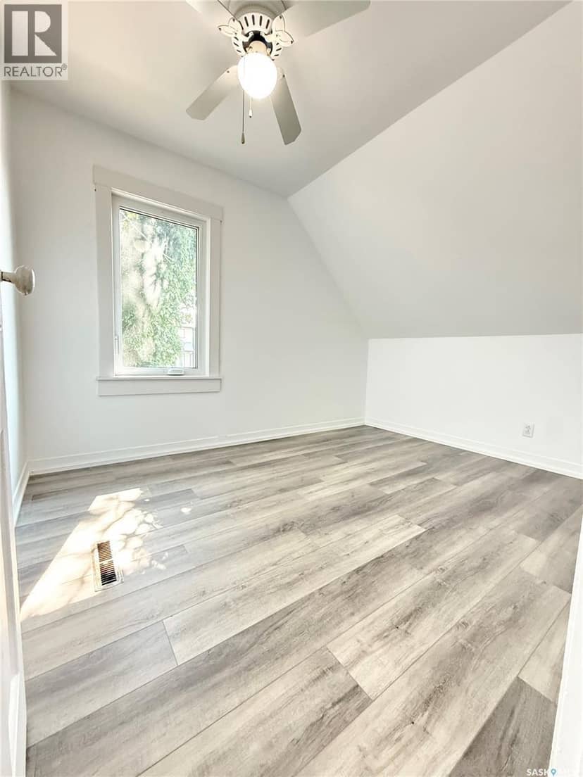 325 3rd AVENUE S — photo 16 of 25