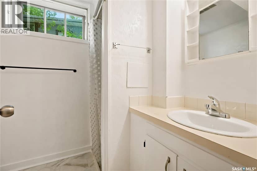 2928 Queen Street — photo 27 of 35