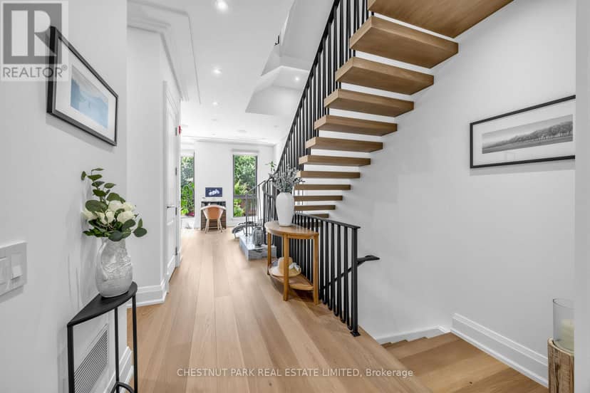 29 Oaklands Avenue — photo 11 of 35