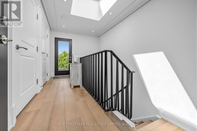 29 Oaklands Avenue — photo 28 of 35