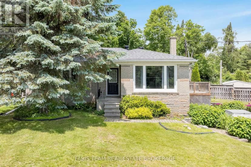 10 Karen Crescent — photo 2 of 35