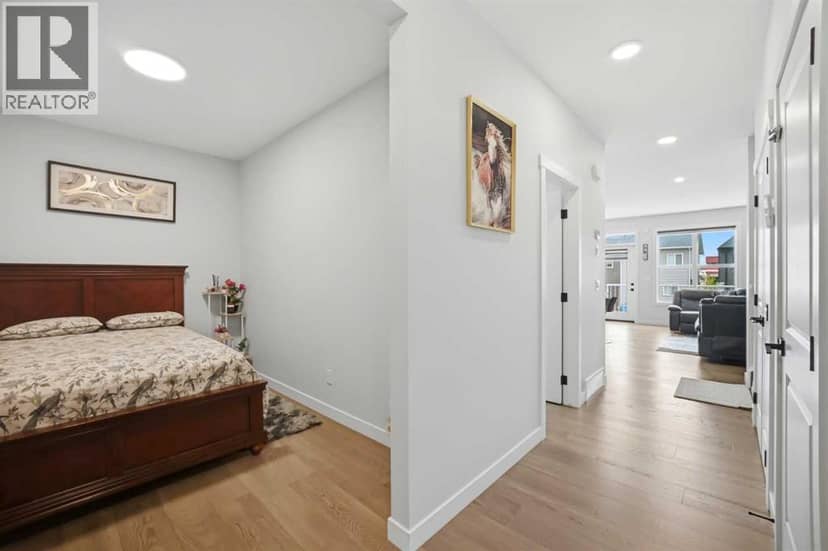 241 Homestead Crescent NE — photo 18 of 40
