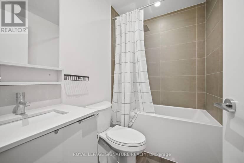 5301 - 898 Portage Parkway — photo 12 of 31