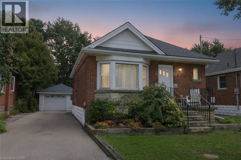 575 UPPER WENTWORTH Street — photo 4 of 33