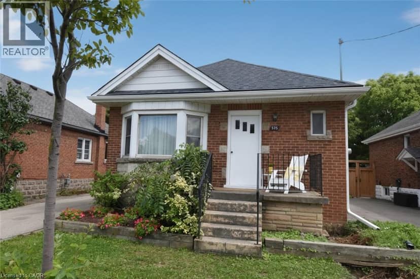 575 UPPER WENTWORTH Street — photo 2 of 33