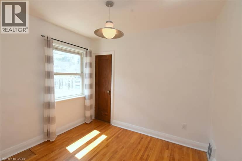 575 UPPER WENTWORTH Street — photo 16 of 33